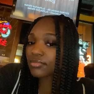 Meet your Posher, Jena